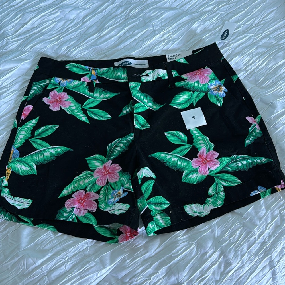 Red Hawaiian shorts